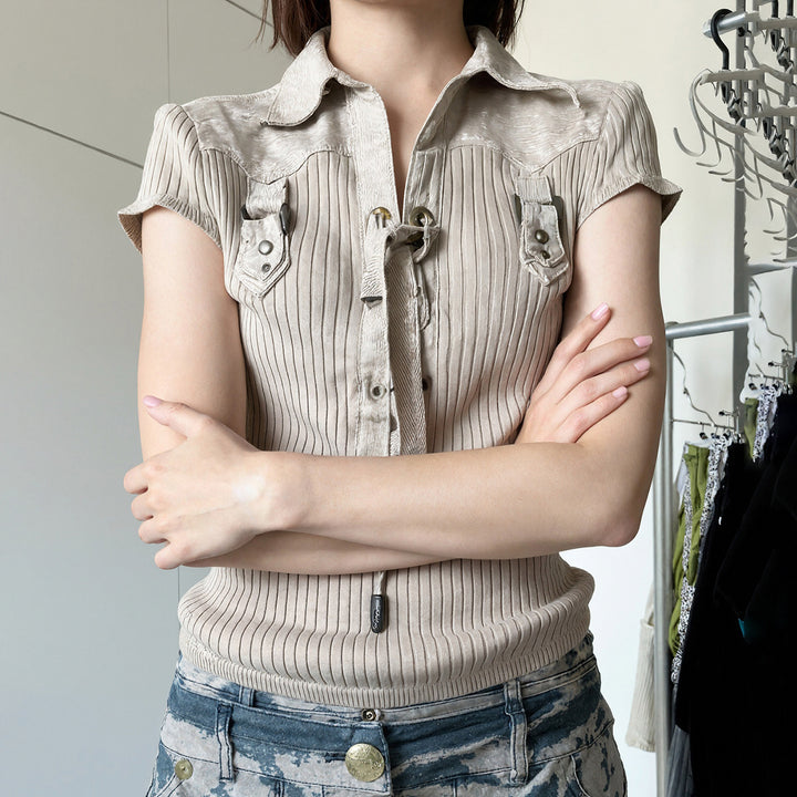 Damen Strickoberteil mit kontrastierendem Schnürdesign und kurzen Ärmeln Drune