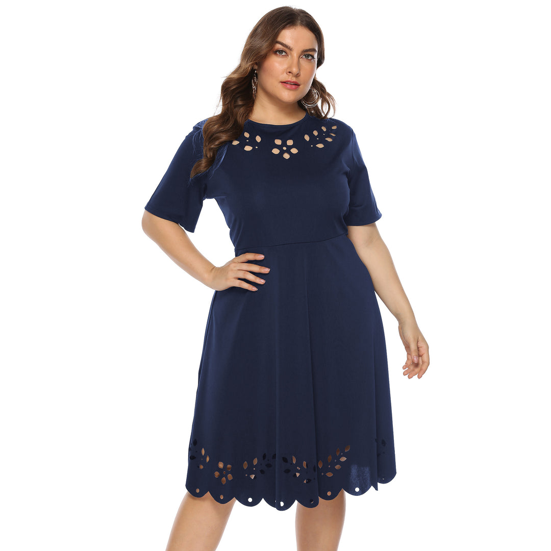 Damen elegantes Kleid mit Ausschnitt und Rüschensaum Drune