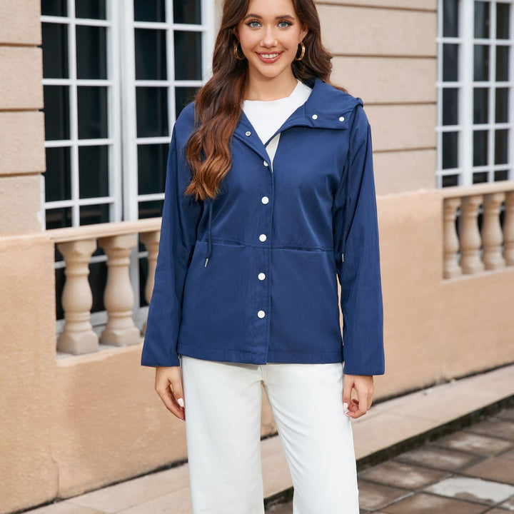 Damen Leichte Kapuzen‑Regenjacke mit Druckknopfleiste und Tunnelzug Drune