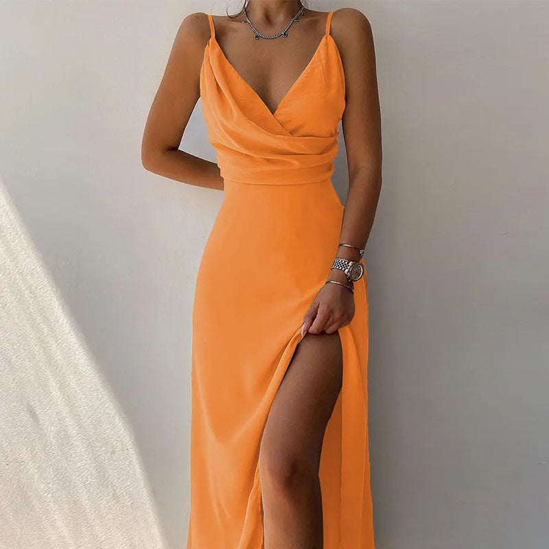 Drune | Kleid mit Hosenträgern und V-Ausschnitt mit geteiltem Print