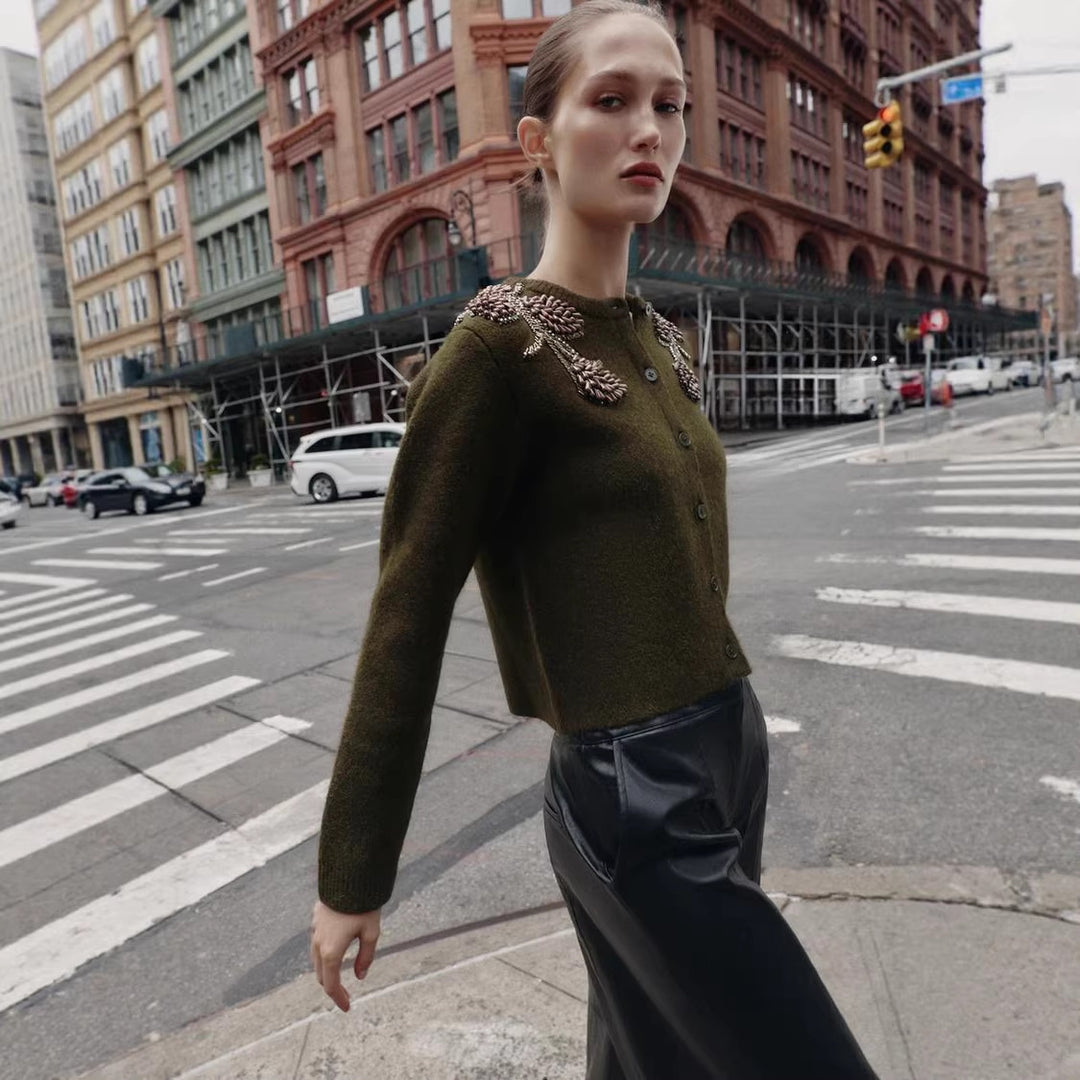 Damen Kurze Bouclé-Strickjacke mit Perlen- und Perlenapplikation an den Schultern Drune