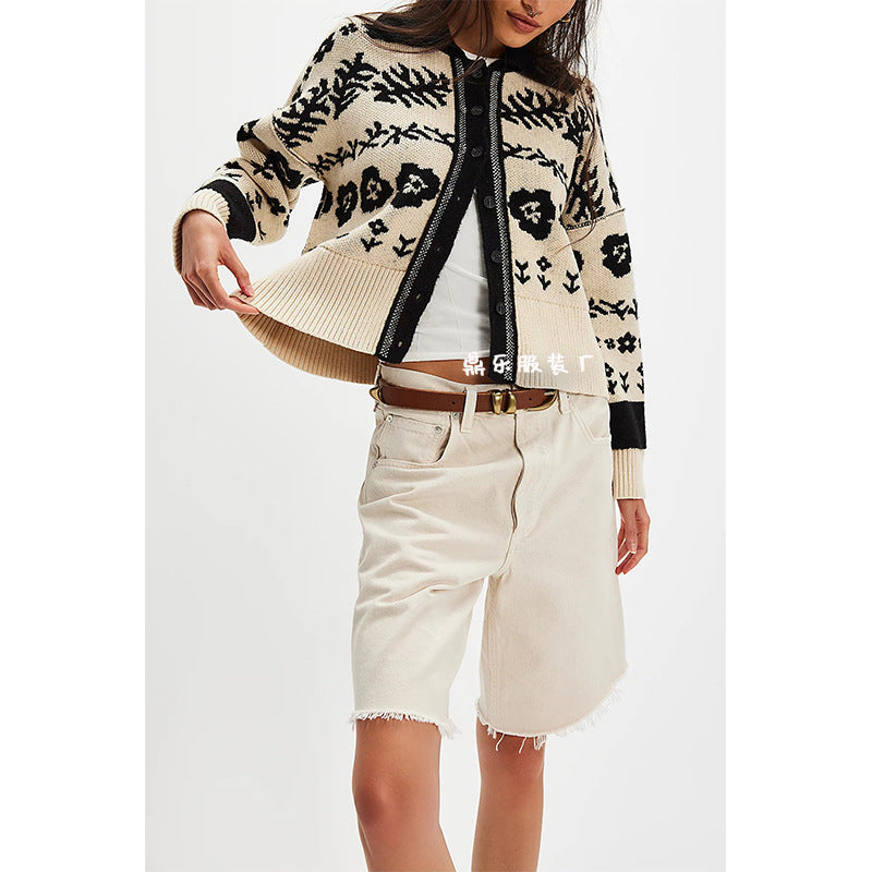 Damen Strickjacke mit floralem Muster und kleinen Knöpfen Drune