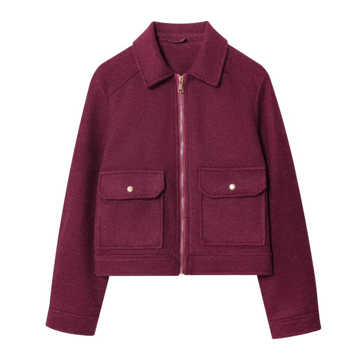 Damen 40+ kurze Woll‑Blousonjacke mit goldfarbenem Reißverschluss und aufgesetzten Pattentaschen Drune