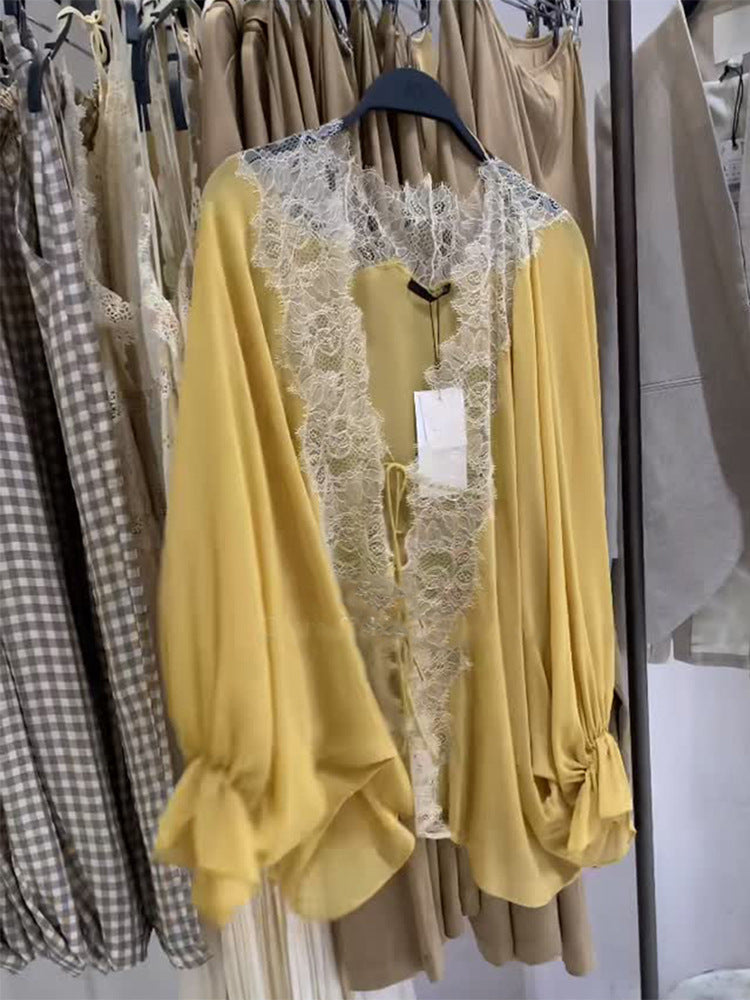 Damen Blusenjacke mit Spitzeneinsatz, tiefem V und Ballonärmel Drune