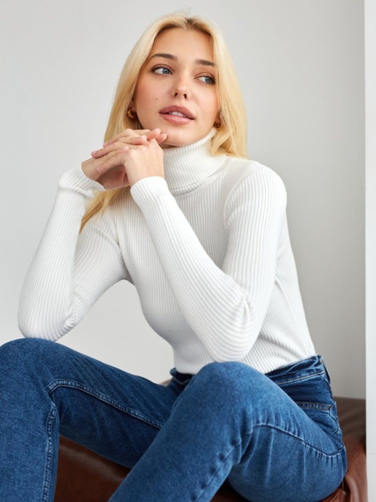 Damen Figurbetonter Rippstrick-Rollkragenpullover Drune