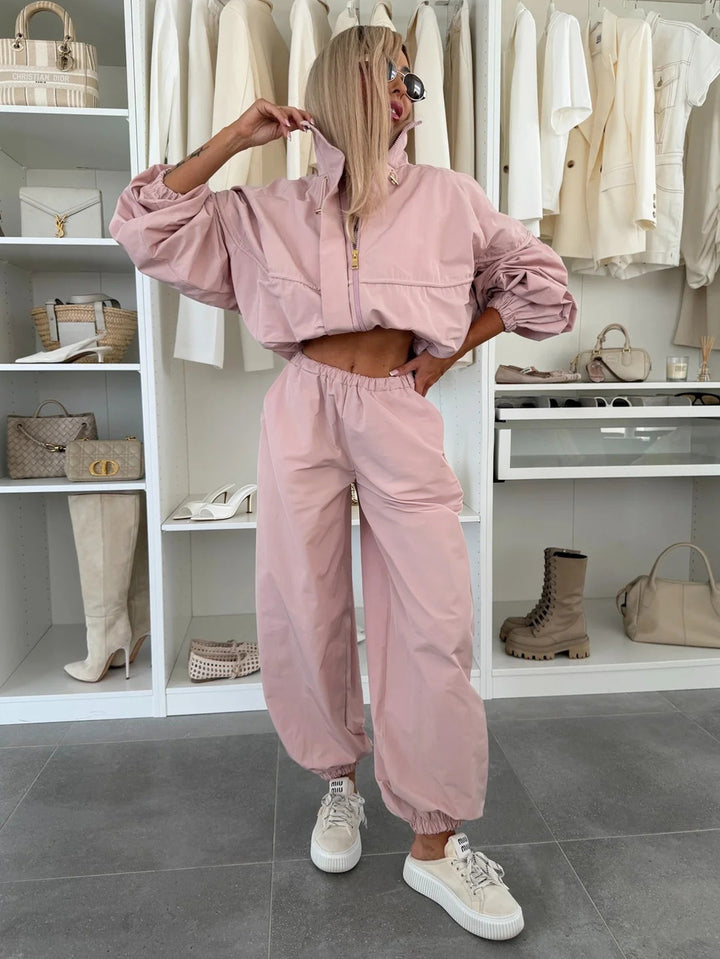 Damen Leichtes Nylon-Set mit oversized Bomberjacke und elastischer Jogginghose Drune