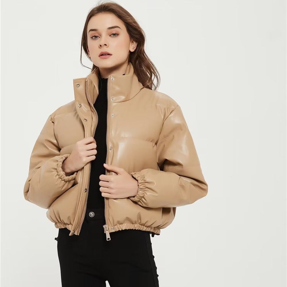 Damen nan kurze gesteppte Kunstleder-Steppjacke mit hohem Stehkragen, Druckknopf-Leiste und verstellbarem Kordelzugsaum Drune