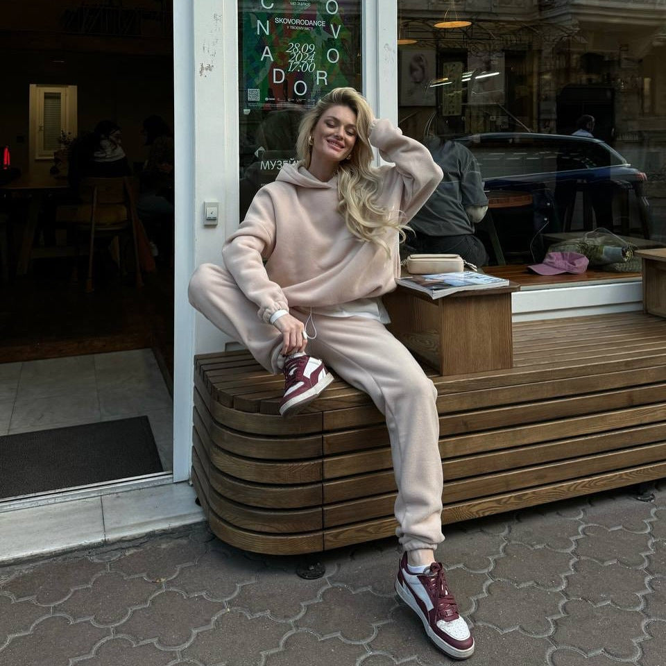 Damen kuscheliges Sweat-Set mit extralangem Kapuzenpullover, verdeckter Kängurutasche und schmal zulaufender Bündchenhose Drune