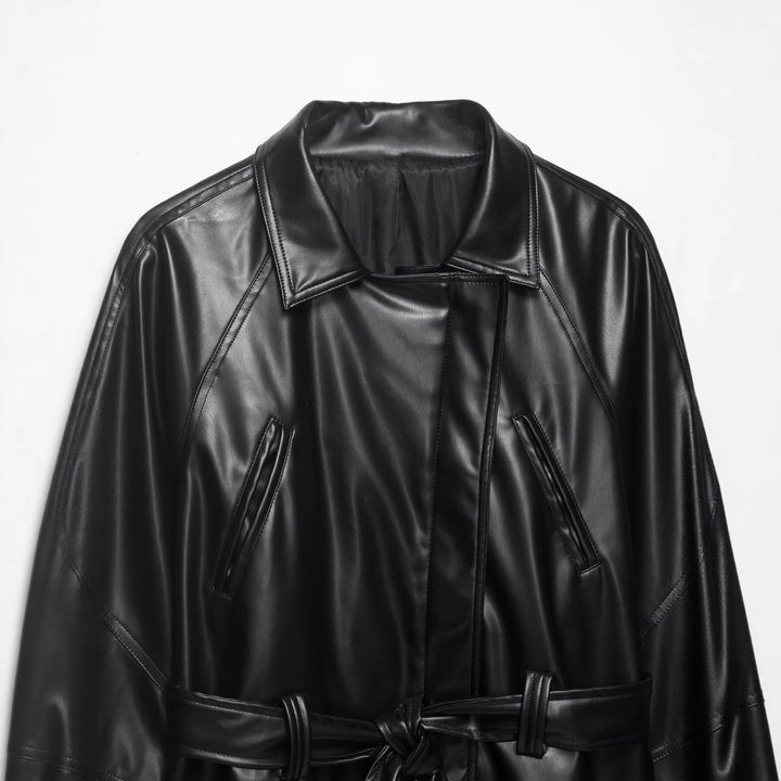 Damen Kurze Lederoptik-Trenchjacke mit Taillengürtel und überschnittenen Raglanärmeln Drune