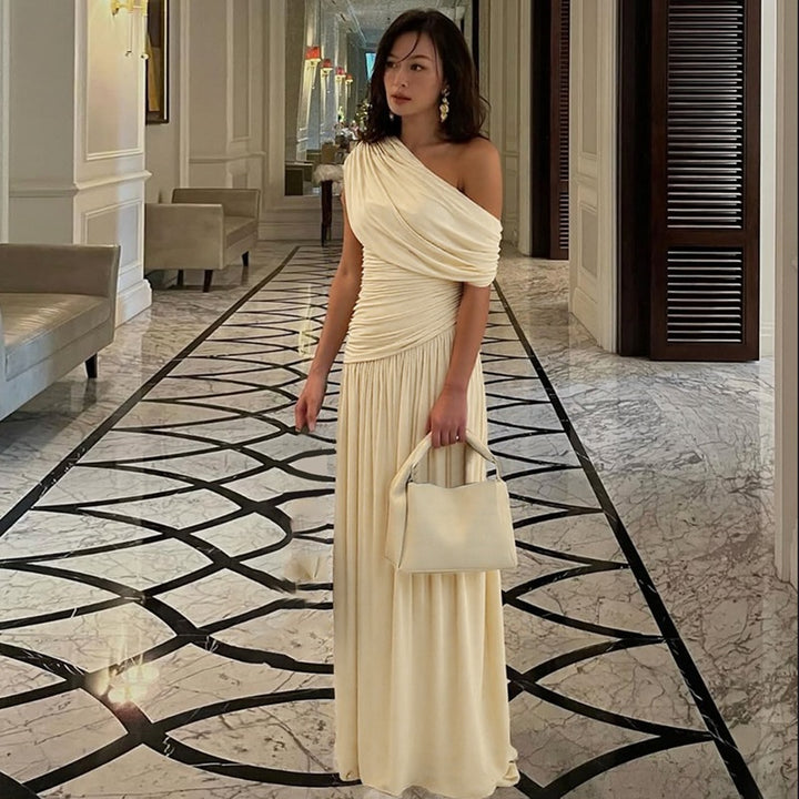 Damen Elegantes asymmetrisches Maxikleid mit Raffungen Drune