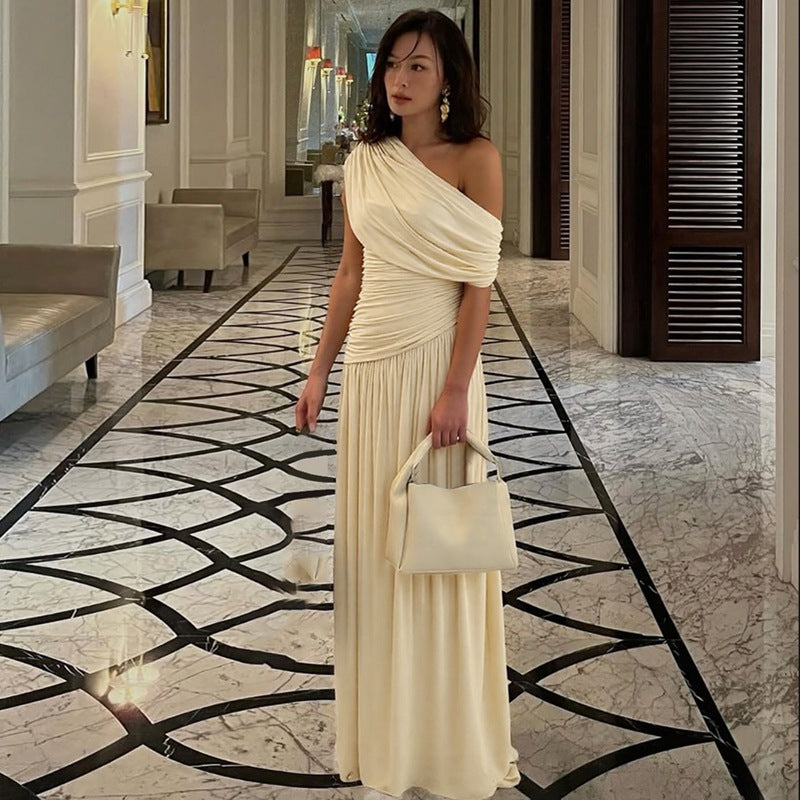 Damen Elegantes asymmetrisches Maxikleid mit Raffungen Drune