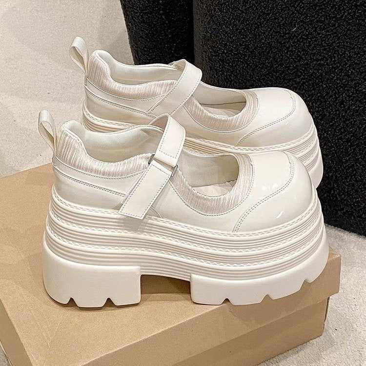 Damen Plateau-Mary-Jane Schuhe mit glänzender Oberfläche und verstellbarem Riemen Drune