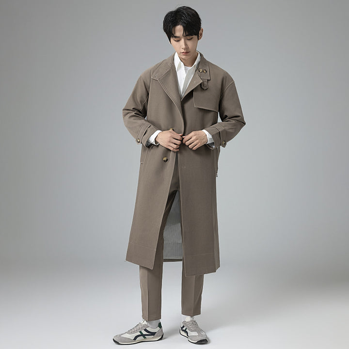 Herren Langer moderner Trenchcoat aus leichtem Twill mit verdeckter Knopfleiste und Taillenriegel Drune