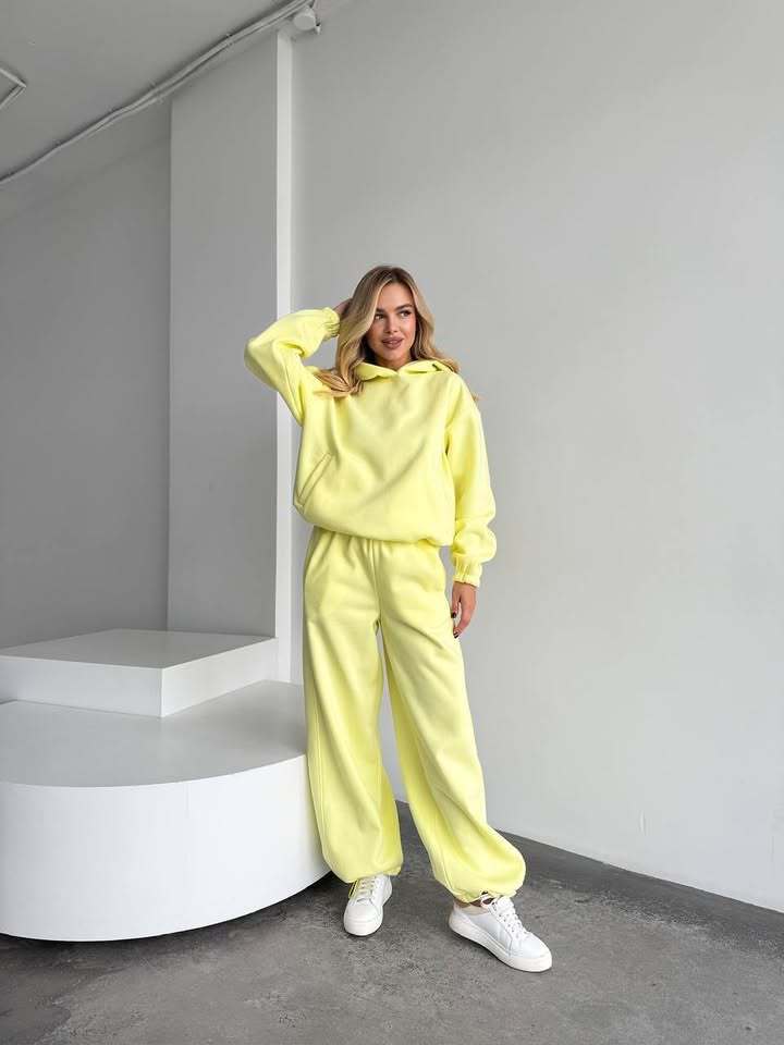 Damen Oversize Loungewear-Set aus schwerem Sweat mit Kapuzenpullover und weitem hochgeschnittenem Jogger Drune