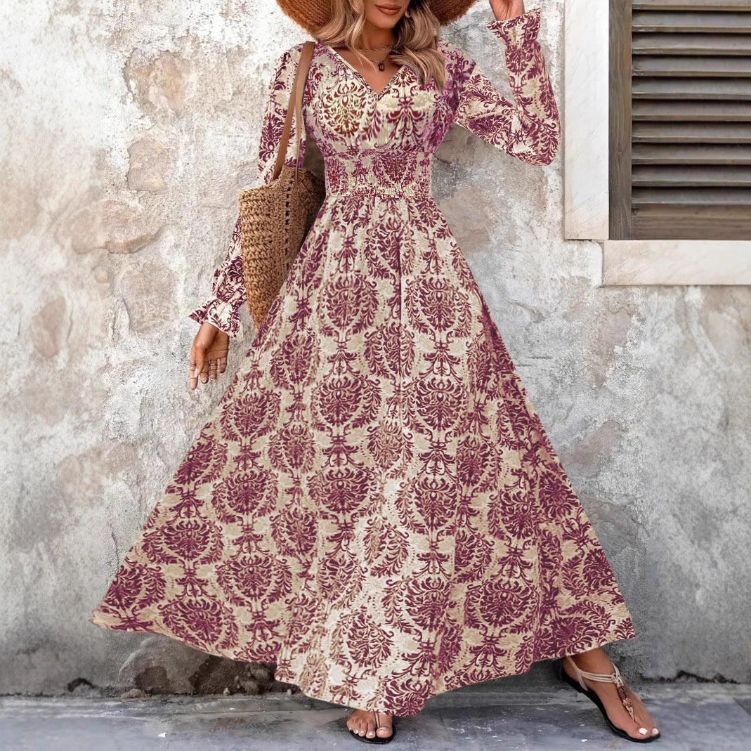 Damen Feminin fließendes Maxikleid mit V-Ausschnitt, geraffter Smock-Taillenpartie und ornamentaler Allover-Print Drune