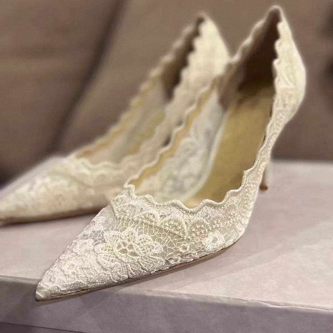 Damen Elegante Spitzen‑Pumps mit gewelltem Rand und schlankem Stiletto‑Absatz Drune