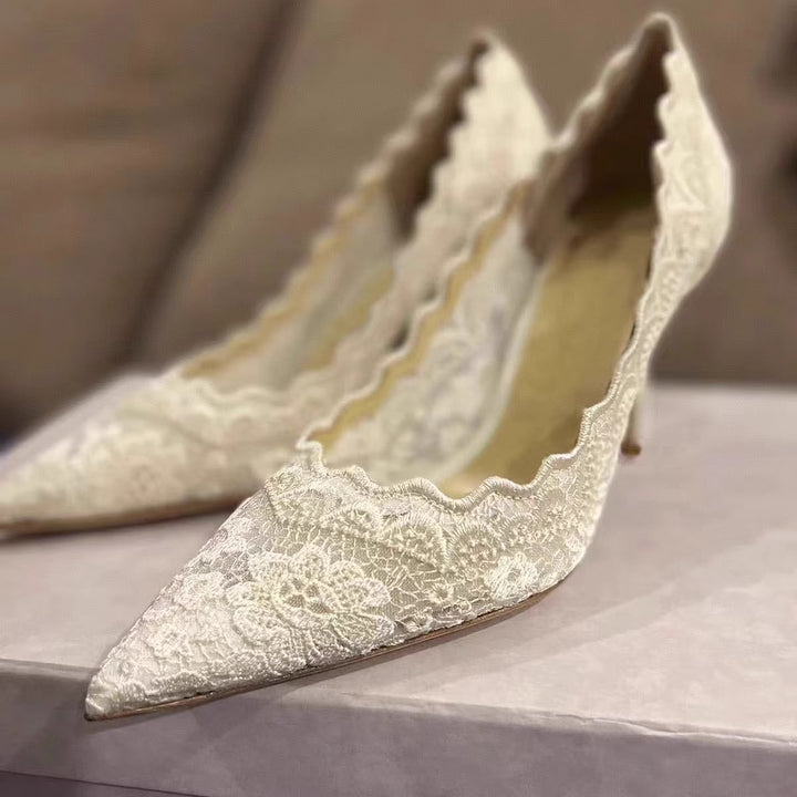 Damen Elegante Spitzen‑Pumps mit gewelltem Rand und schlankem Stiletto‑Absatz Drune