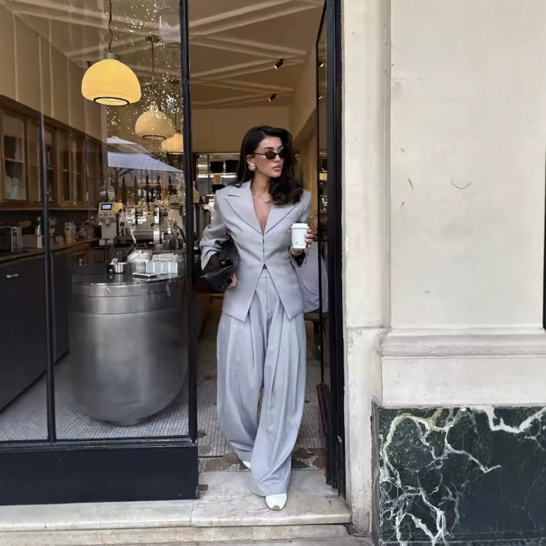 Damen Oversize Zweiteiler: Boxy Blazer und weite Bundfaltenhose Drune