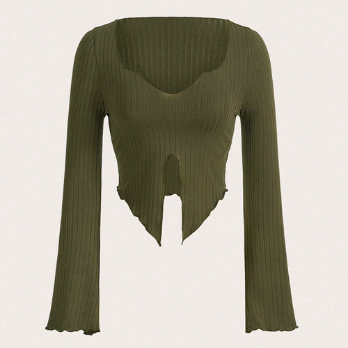 Damen fein geripptes Cropped-Longsleeve mit asymmetrischem Wellensaum und Cut-Out Drune