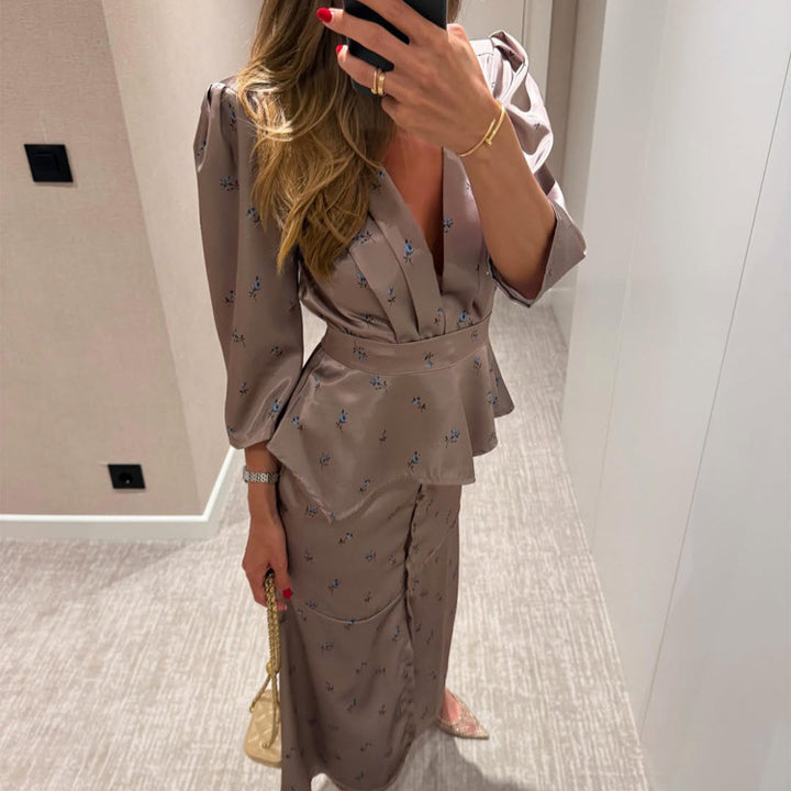 Damen Satin-Zweiteiler mit tailliertem Peplum-Top, tiefem V-Ausschnitt und knöpfbarem Midirock Drune