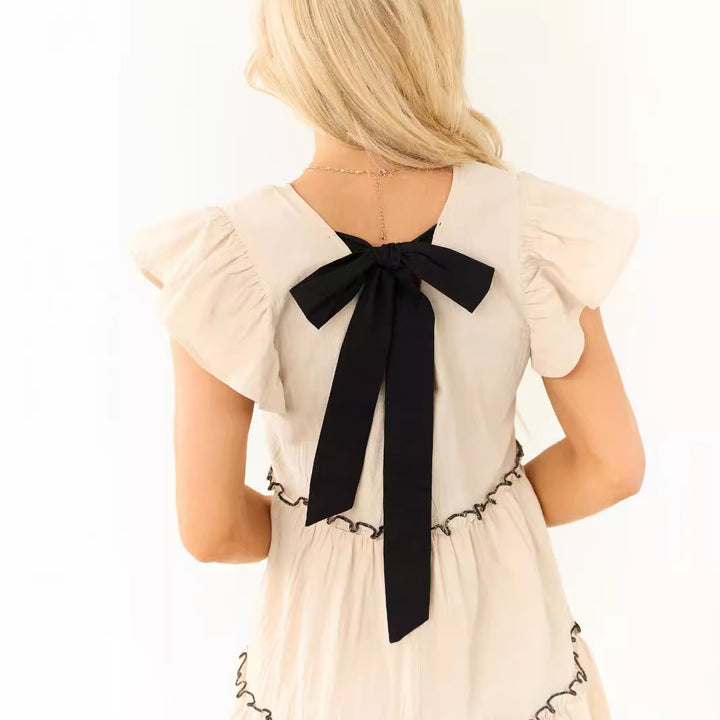 Damen Kurzes Stufenkleid im Babydoll-Stil mit V-Ausschnitt, Rüschenärmeln und kontrastreichen Ziernähten Drune