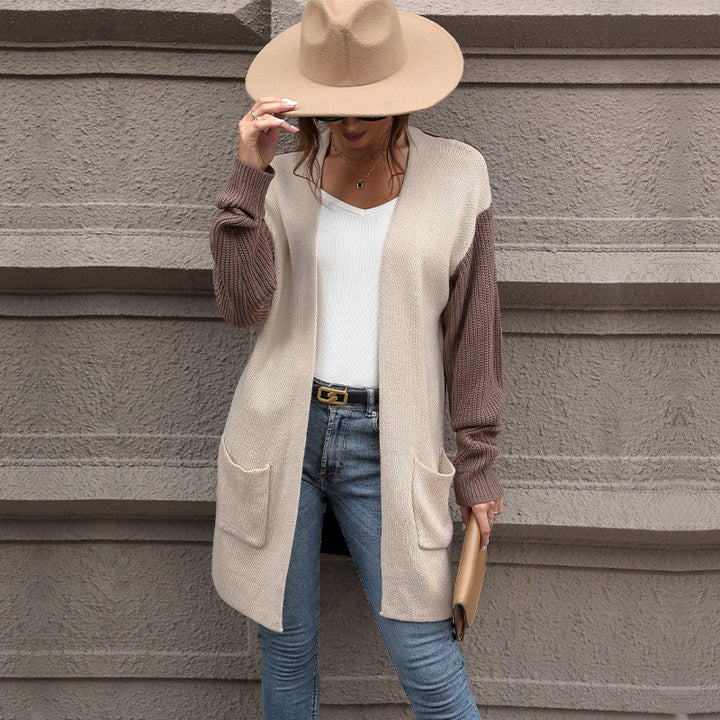 Damen Lange Strickjacke mit Kontrastärmeln und aufgesetzten Taschen Drune