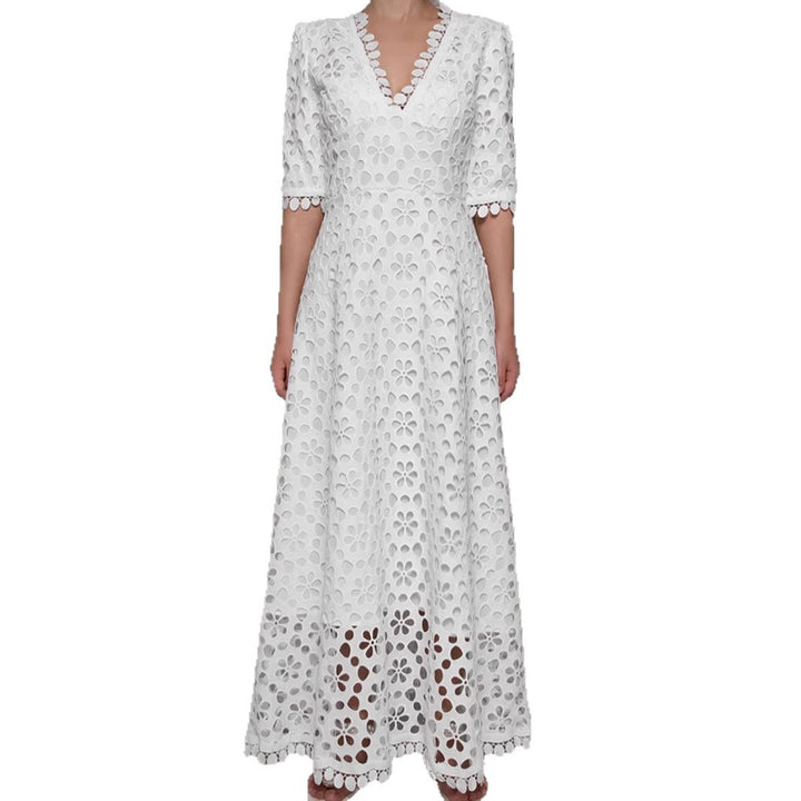 Damen Elegantes Maxikleid mit floralen Cut-Outs und Spitzenkragen Drune