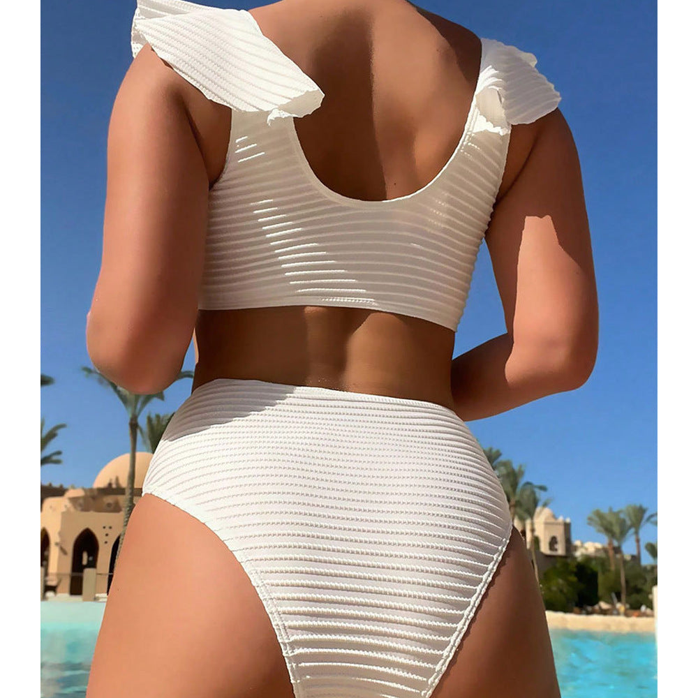 Damen hochtailliertes Bikini-Set mit Rüschendetails und goldenen Akzenten Drune