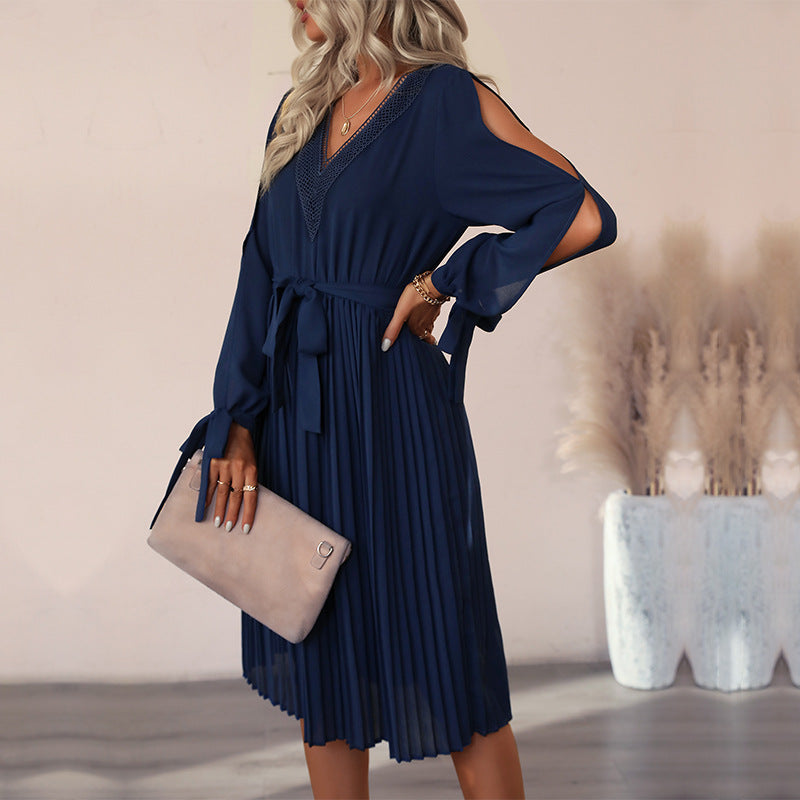 Damen Plissee Kleid mit V-Ausschnitt und Gürtel Drune