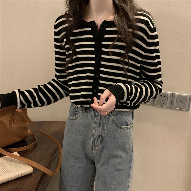 Damen Langärmliger Strickpullover mit Knopfverschluss Drune