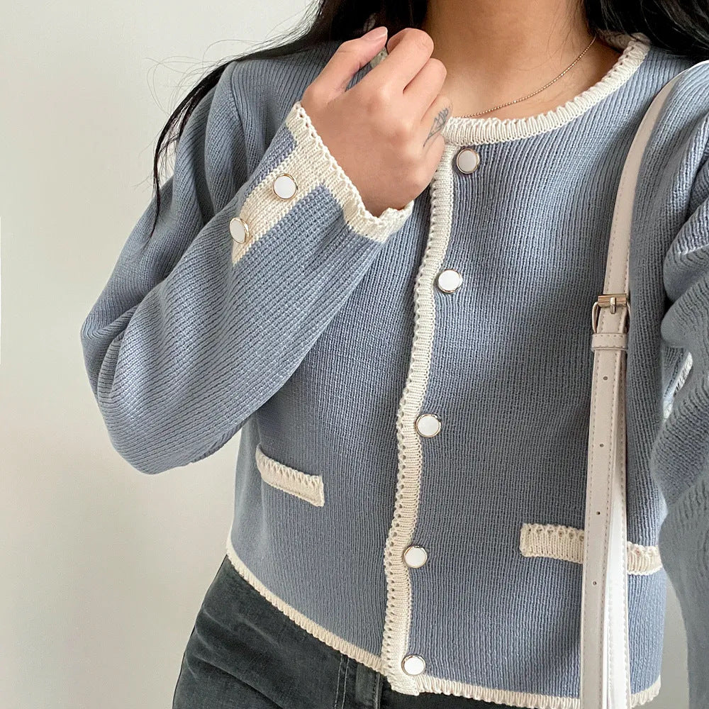 Damen Kurzgeschnittener gerippter Cardigan mit kontrast‑Häkelkante, Zierknopfleiste und Taschenleisten Drune