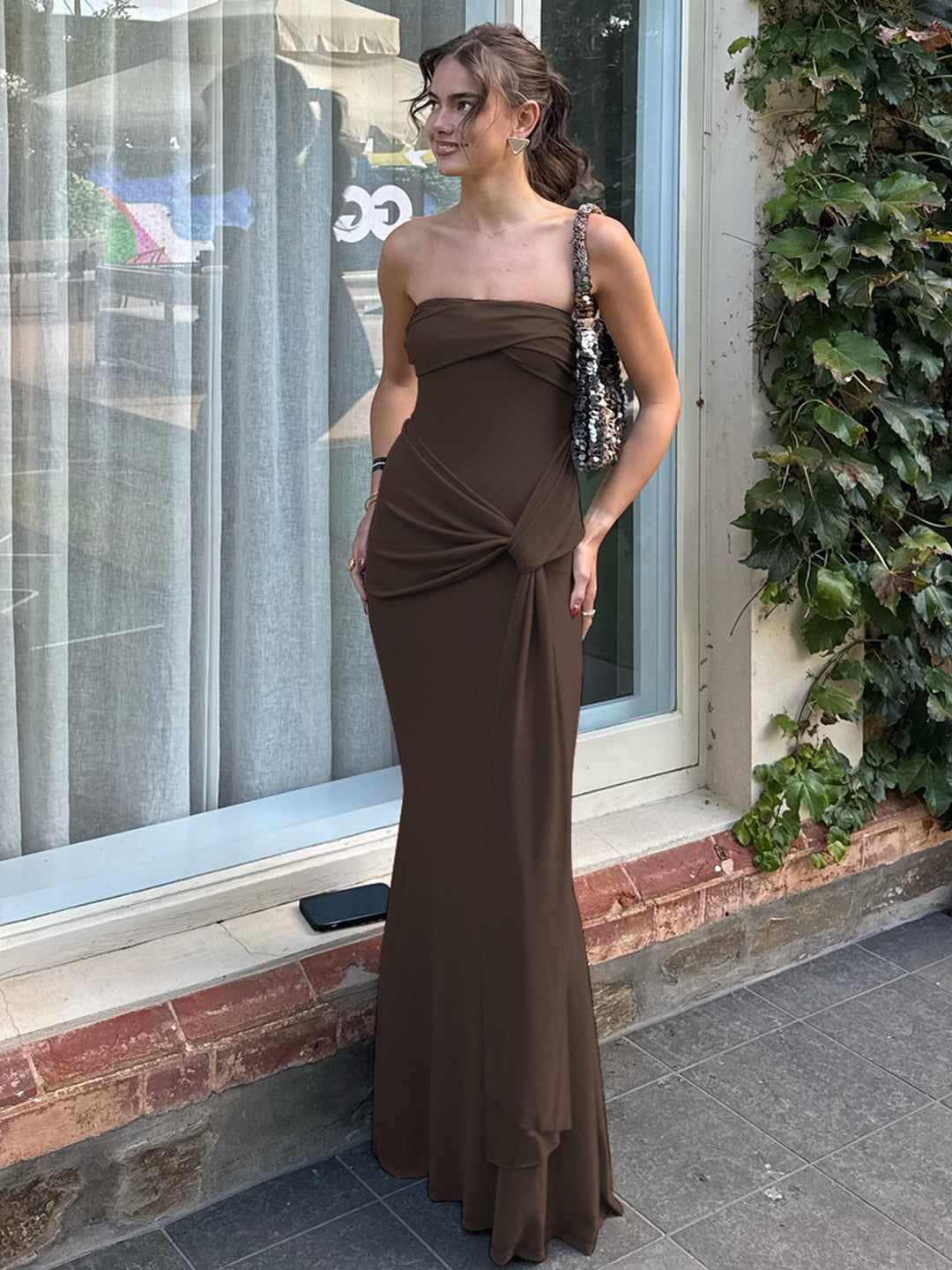 Drune | Einfarbiges ärmelloses Kleid mit hoher Taille und Ein-Wort-Ausschnitt