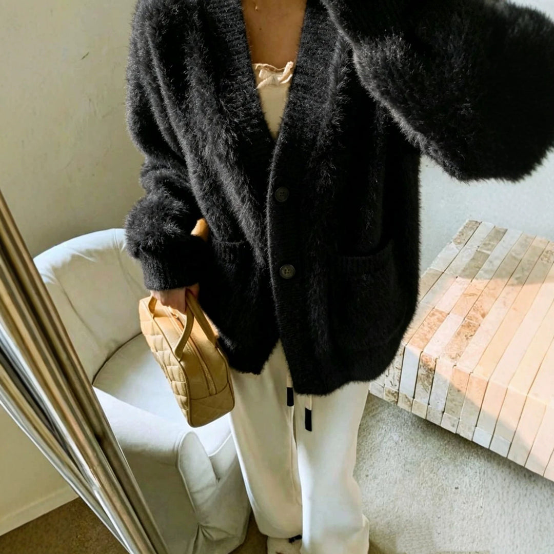 Damen Fluffy-Cardigan mit tiefem V-Ausschnitt, gerippter Knopfleiste und Eingrifftaschen Drune