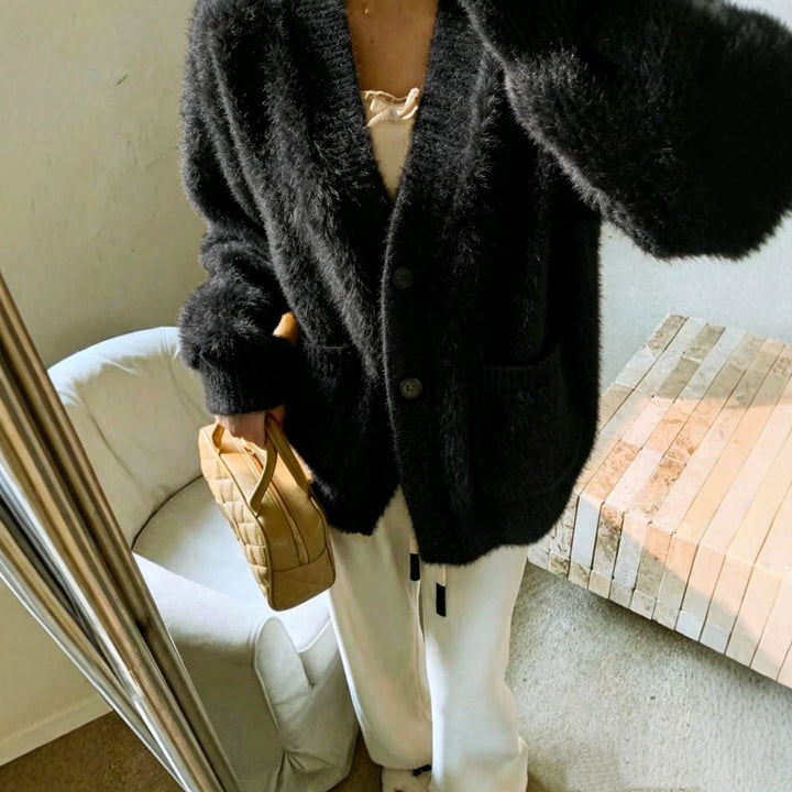 Damen Fluffy-Cardigan mit tiefem V-Ausschnitt, gerippter Knopfleiste und Eingrifftaschen Drune