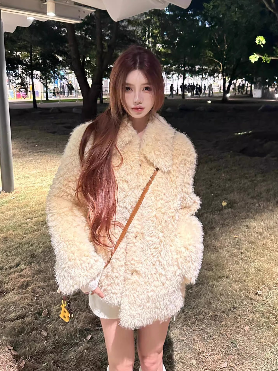 Damen Kurzmantel aus Teddyfleece mit Oversize‑Schnitt Stehkragen und Pattentaschen Drune