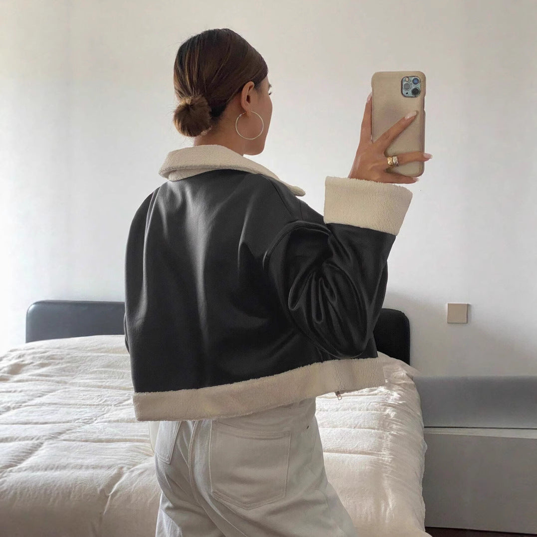 Damen Kunstlederjacke im modernen Biker-Stil mit Fellkragen und kurzen Ärmeln Drune