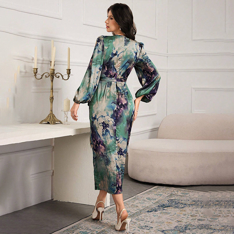 Damen Elegantes Wickelkleid mit floralen Akzenten Drune