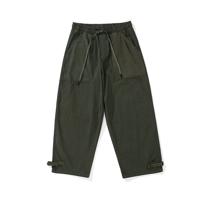 Herren weite Cropped Cargo‑Hose mit elastischem Tunnelzugbund, aufgesetzten Taschen und verstellbaren Knöchelriemen Drune