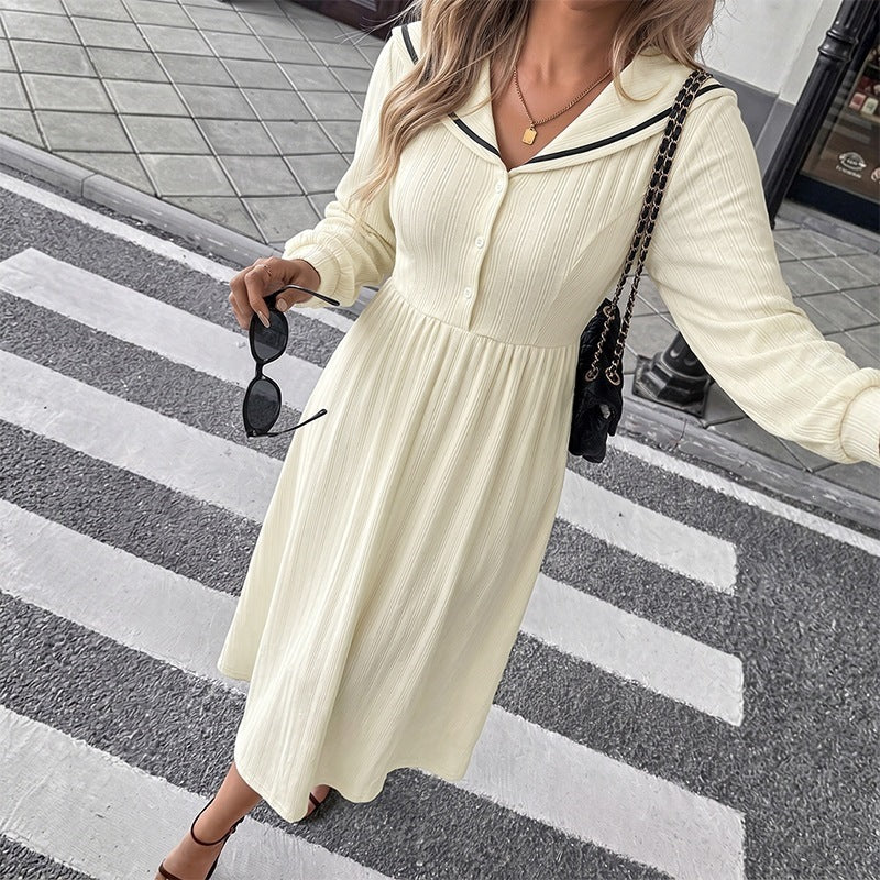 Damen Langarm Maxikleid mit kontrastierenden Knopfdétails Drune