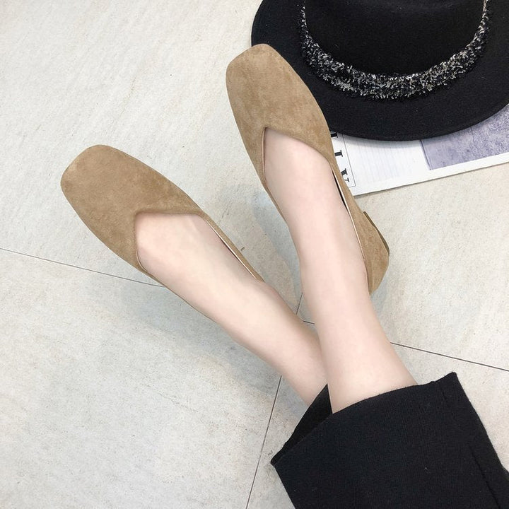 Damen Ballerinas aus Veloursleder mit elegantem V-Ausschnitt Drune