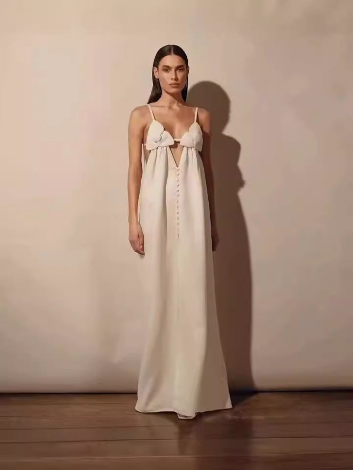 Drune | Maxikleid mit V-Ausschnitt und Hohem Blumen-Schlitz
