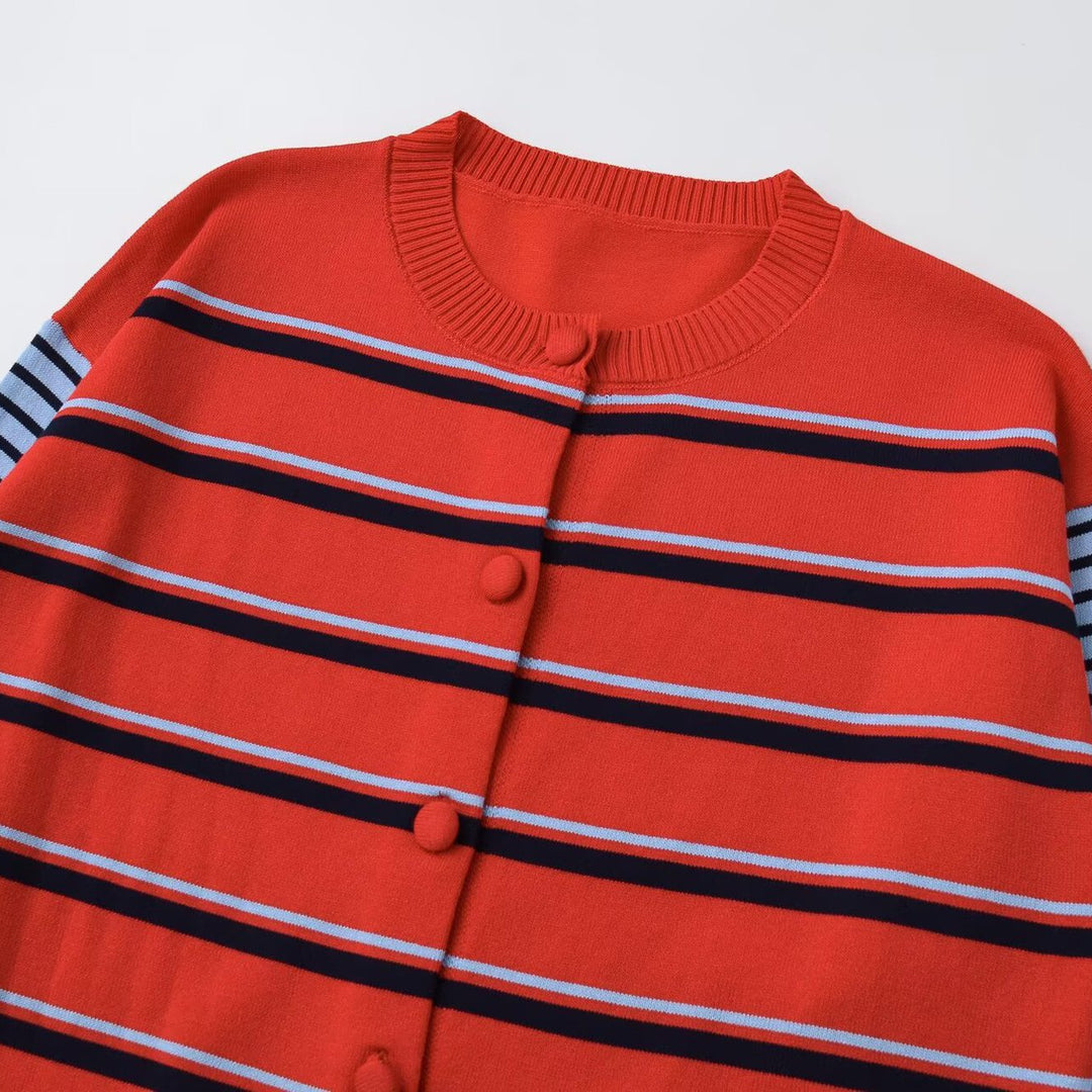 Damen gestreifte Baumwollmix-Strickjacke mit Kontrastärmeln und durchgehender Knopfleiste Drune
