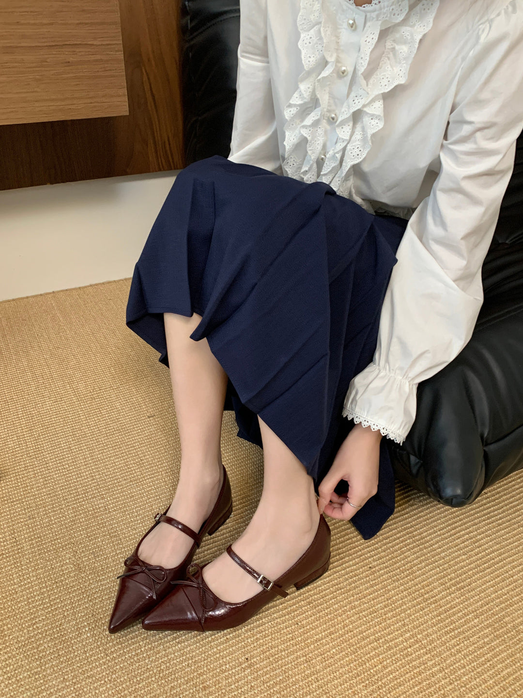 Damen elegante spitze Ballerinas mit verstellbarem Riemchen und dekorativem Knoten Drune