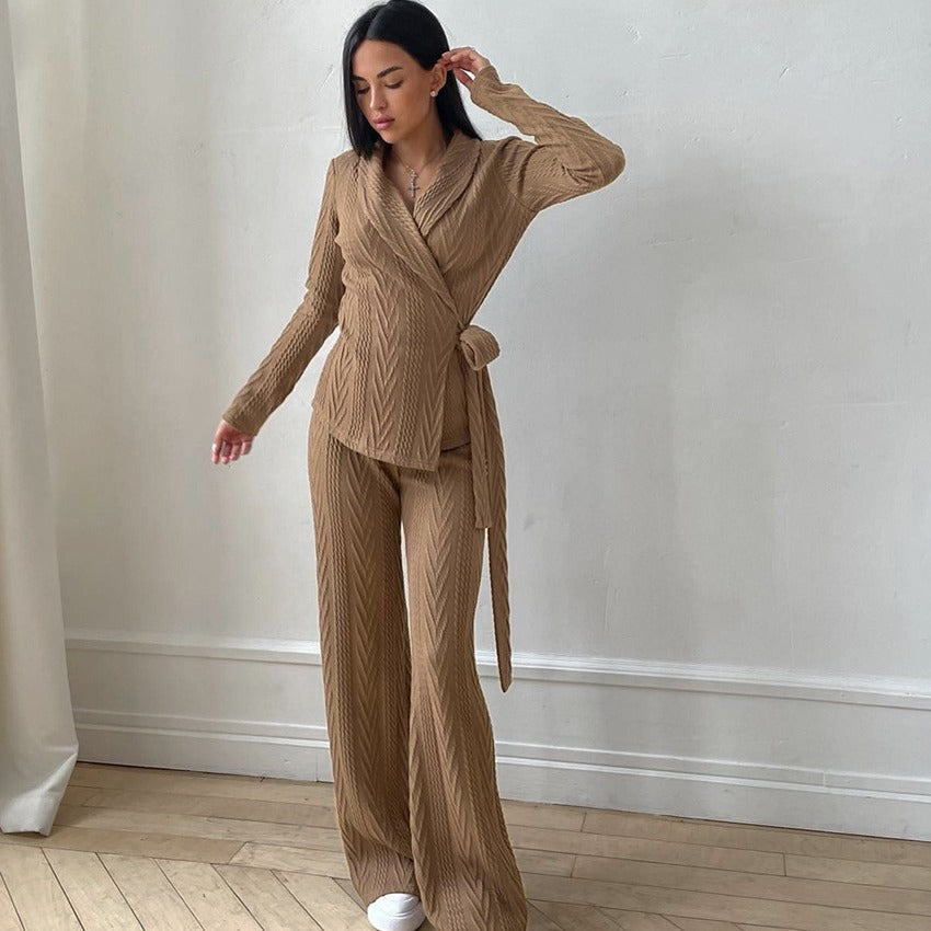 Damen Strickanzug im modernen Look mit eleganten Details Drune