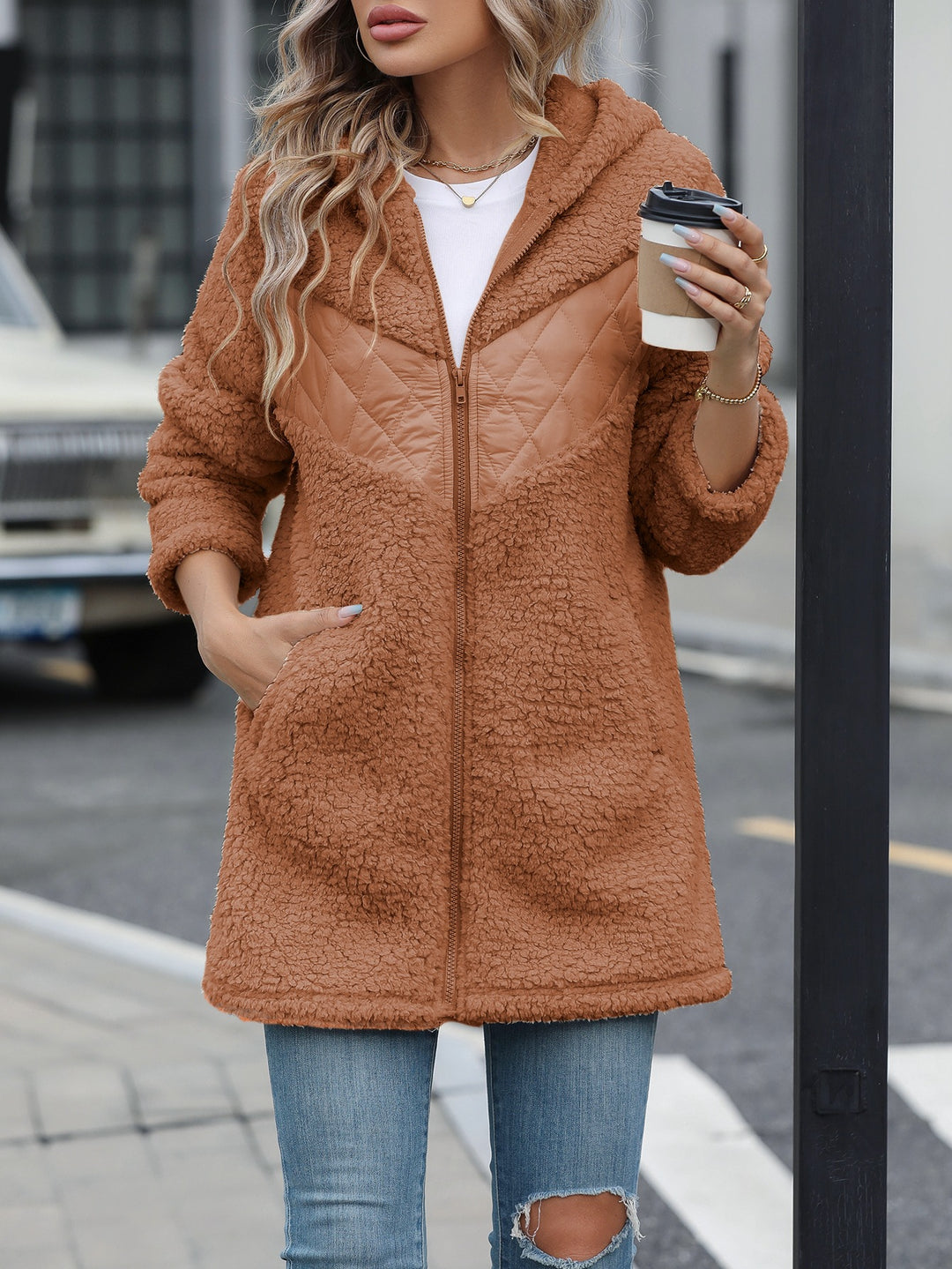 Damen Plüschige Kapuzenjacke mit Diamantsteppung und seitlichen Eingrifftaschen Drune