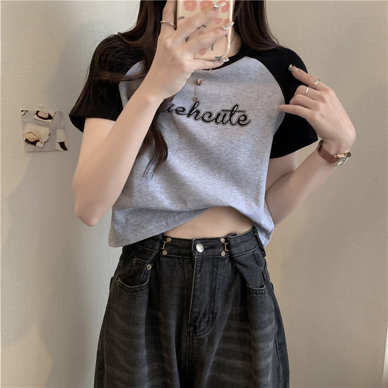 Damen Cropped Graphic T-Shirt mit Verspielt Schriftzug Drune