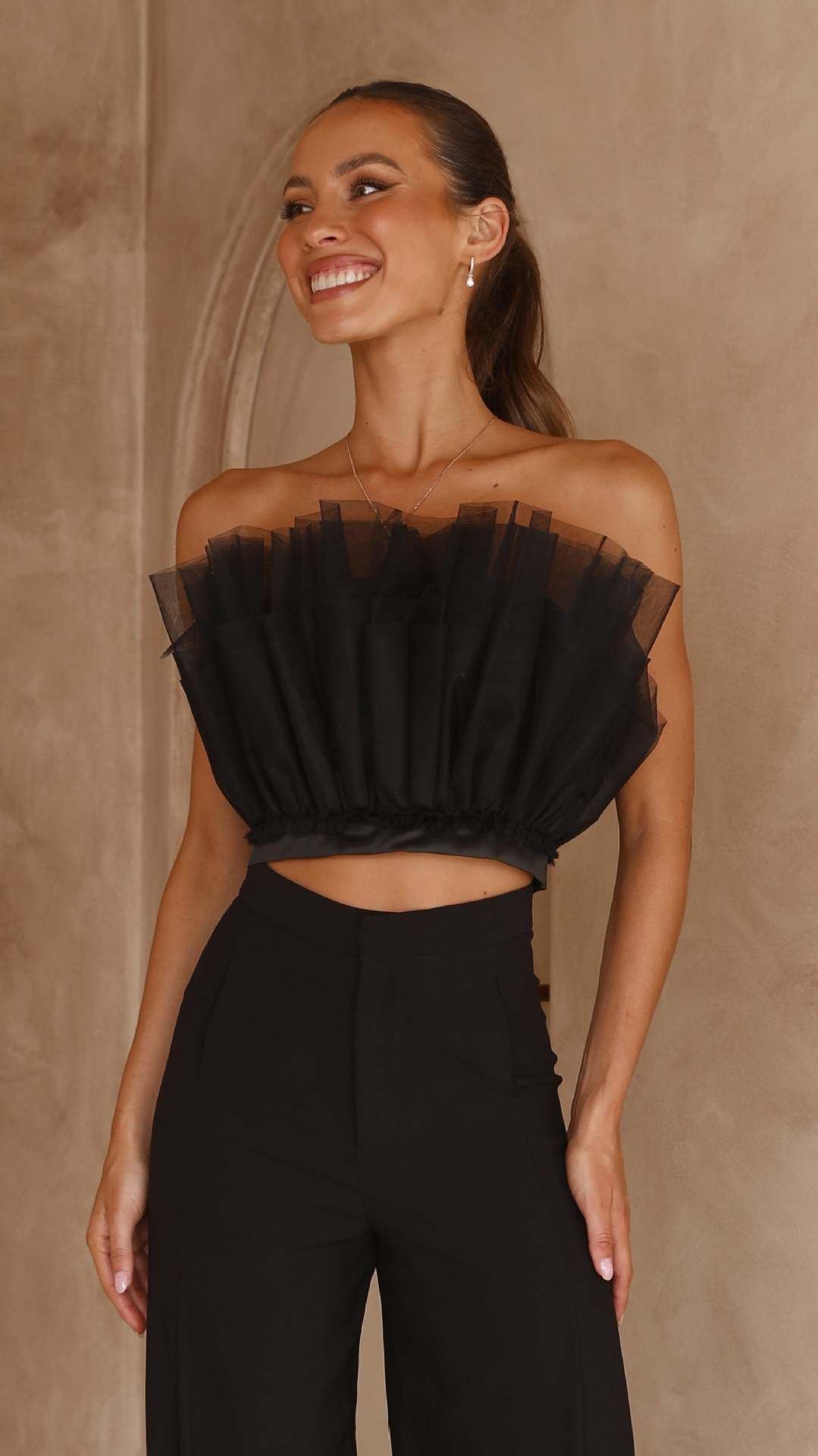 Damen cropped Oberteil mit transparenten Rüschendetails Drune