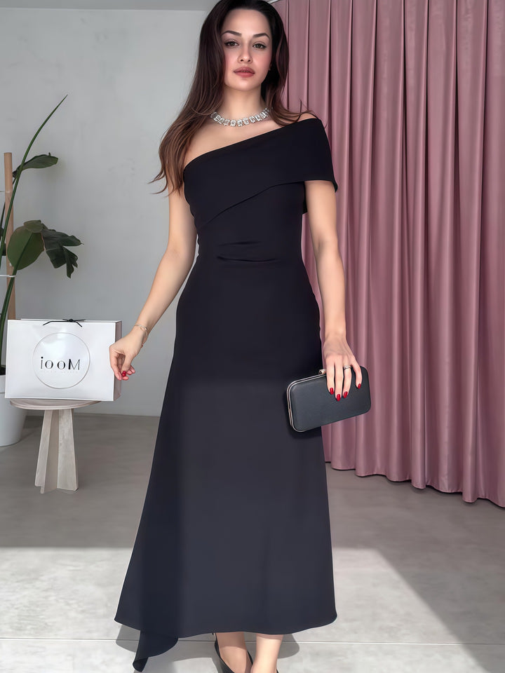 Damen Elegantes Maxikleid mit asymmetrischem Ausschnitt und raffiniertem Träger Drune