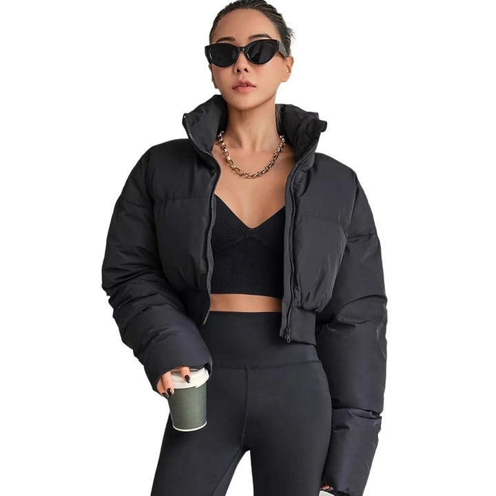 Damen nan kurz geschnittene Steppjacke mit hohem Stehkragen, Kordelzugsaum und breitem Rippenbund Drune