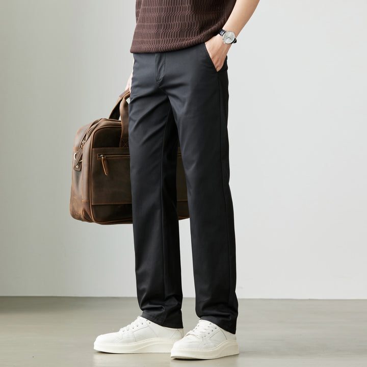 Herren Konische Chinohose mit seitlichen Taillenverstellern & schlanker Bundfalte Drune